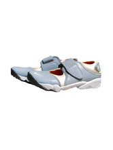 Load image into Gallery viewer, Nike Gray and Orange Air Rifts
